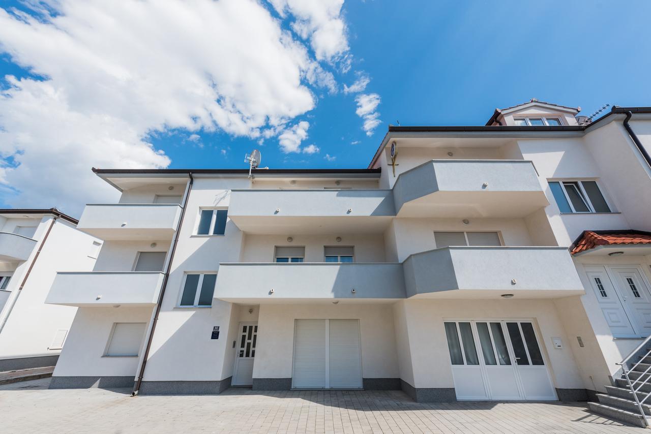 Apartments Marko Подстрана Екстериор снимка